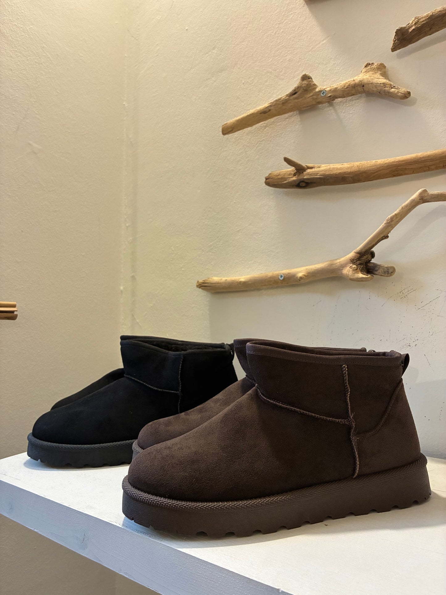 Stivaletto imbottito con pelliccia sintetica